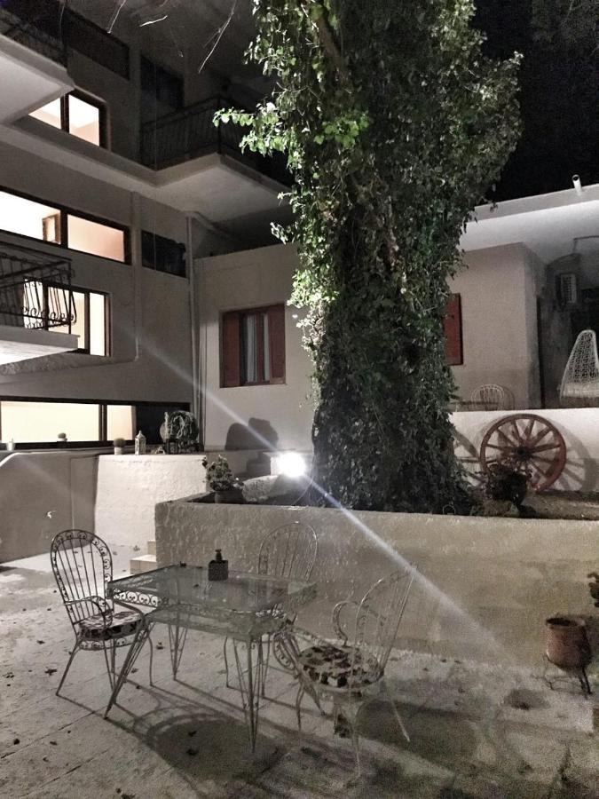 Hotel Kastri Garden Apartment Loutra Edipsou  Bagian luar foto